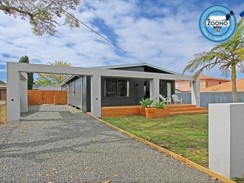 Shady Palms Modern Beach House With Studio - Accommodation Port Hedland 3