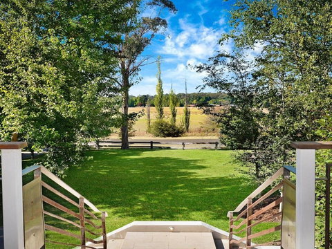 Shepherds Lea The Best Of Town & Country! - Accommodation Port Hedland 3