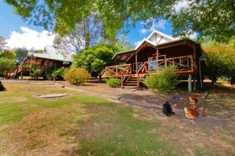 Sunnyhurst Chalets Rural Stay - Accommodation Port Hedland 0