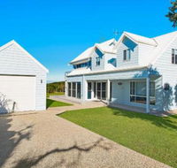 Middle Rock Beach House Beach Front Lake Cathie - Accommodation Port Hedland