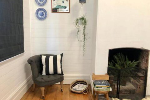 The Residence Stylish Comfort With Fireplace - Accommodation Port Hedland 3