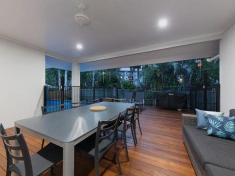 CANOPY HOUSE At PALM COVE - Accommodation Port Hedland 5