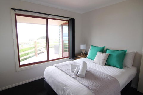 DOLPHIN LOOKOUT COTTAGE Amazing Views Of The Bay Of Fires - Accommodation Port Hedland 5