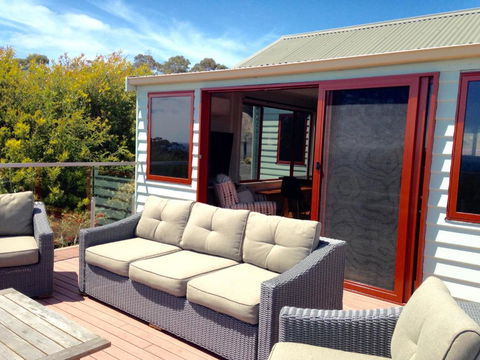 DOLPHIN LOOKOUT COTTAGE Amazing Views Of The Bay Of Fires - Accommodation Port Hedland 4