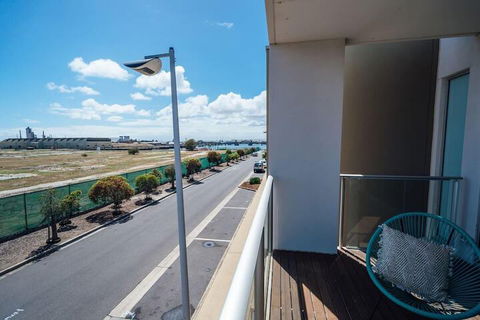 The Cove At New Port Pool Spa Sauna Gym & More - Accommodation Port Hedland 2