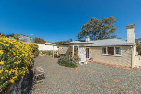 Captain Roddas Cottage - Accommodation Port Hedland 2