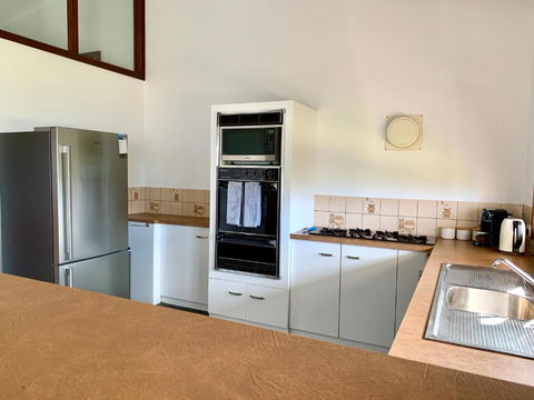 Beachside House - Accommodation Port Hedland 6