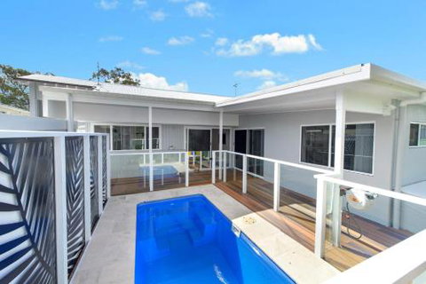 The Lake House With Swimming Pool - Accommodation Port Hedland 4