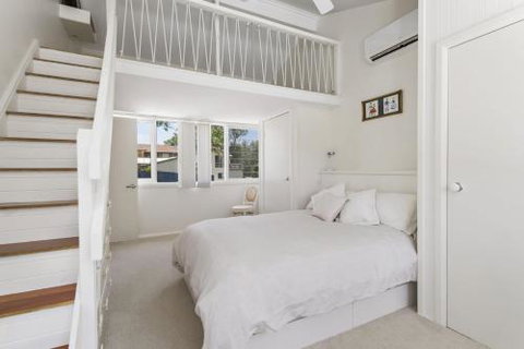 The Lake House With Swimming Pool - Accommodation Port Hedland 6