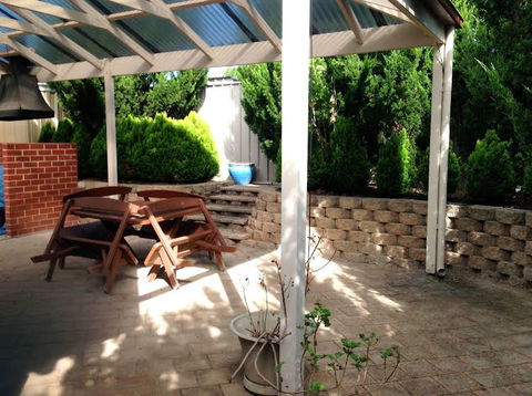 Lakeside Getaway - Accommodation Port Hedland 0