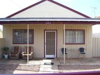 Aussie Bacon & Eggs Cottages - Accommodation Port Hedland 0