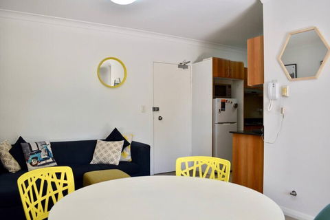 Quiet 1 Bedroom Flat In Concord - Accommodation Port Hedland 1