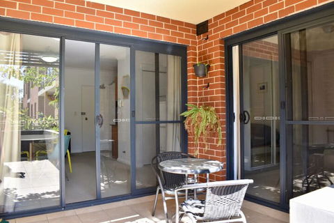 Quiet 1 Bedroom Flat In Concord - Accommodation Port Hedland 0