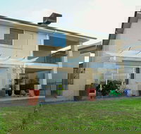 Waterfront Villa in Sanctuary Lakes - Accommodation Port Hedland