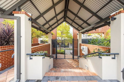 Subiaco Emporium Apartment - Accommodation Port Hedland 3