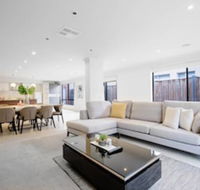 Lightful Charming House With Free Parking - Accommodation Port Hedland