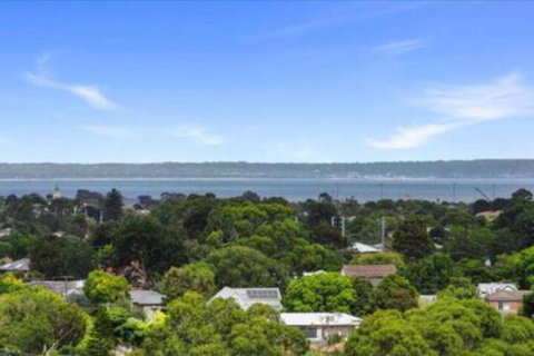 Modern Luxury 3 Bedroom Apartment With Sea Views - Accommodation Port Hedland 1