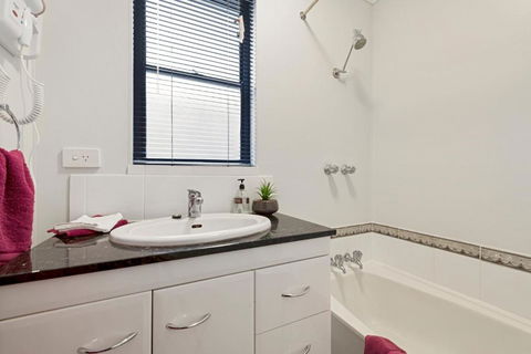 Aruba Apartments - Accommodation Port Hedland 4