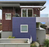 SURF CENTRAL Wifi double garage  smack bang in the middle of town - Accommodation Port Hedland
