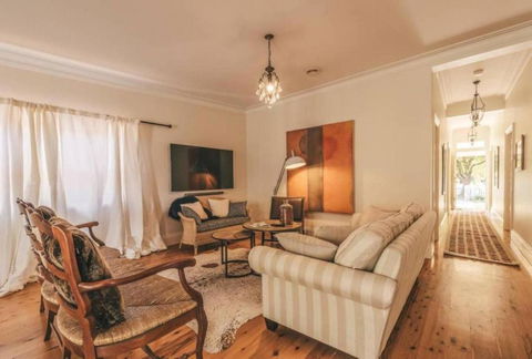 Ambrose On Byng Central Location W / 2 Bathroom - Accommodation Port Hedland 6