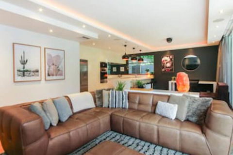 Spacious 2 Bedroom Apartment In Ascot With Large Private Garden - Accommodation Port Hedland 0