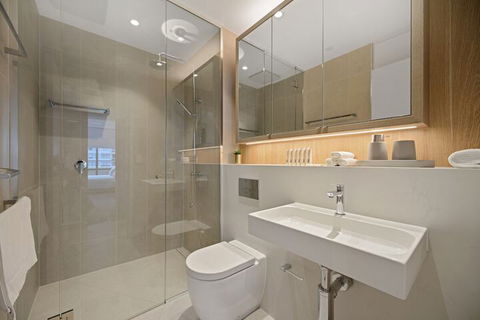 HomeHotel Ultra Luxury 2 Bedroom Next To Mall & Train - Accommodation Port Hedland 6