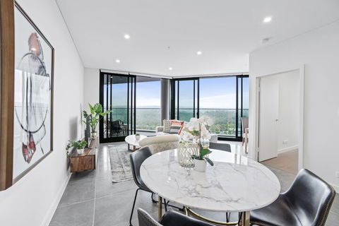 HomeHotel Ultra Luxury 2 Bedroom Next To Mall & Train - Accommodation Port Hedland 1