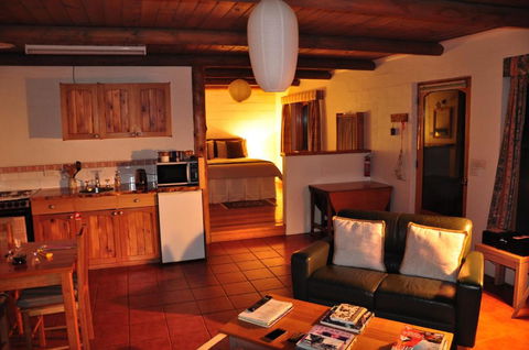 Herons Rise Vineyard Accommodation - Accommodation Port Hedland 4