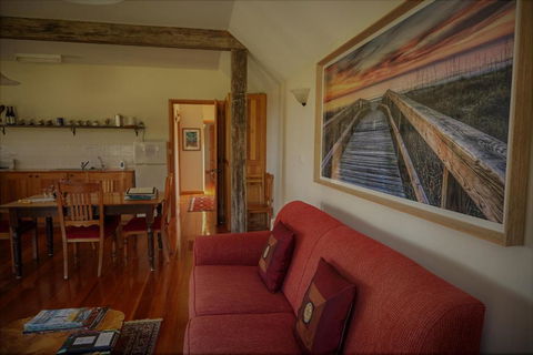 Herons Rise Vineyard Accommodation - Accommodation Port Hedland 2