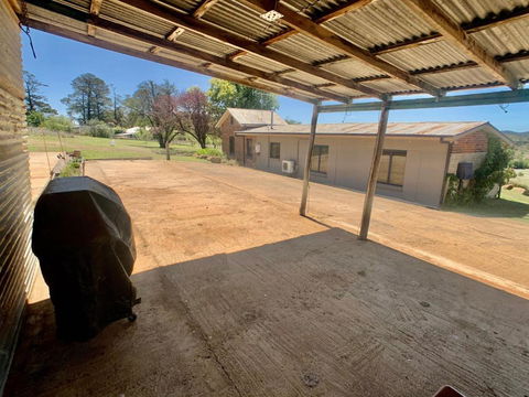 The Daydawn Dairy Perched High Simple Living & What A View! - Accommodation Port Hedland 5