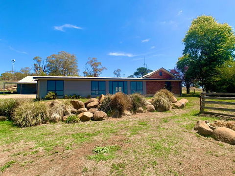 The Daydawn Dairy Perched High Simple Living & What A View! - Accommodation Port Hedland 7