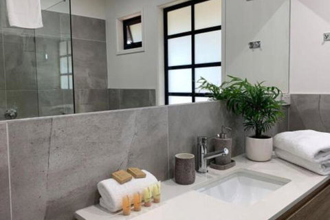 THE DECK HOUSE A WYE RIVER ICON - Accommodation Port Hedland 2