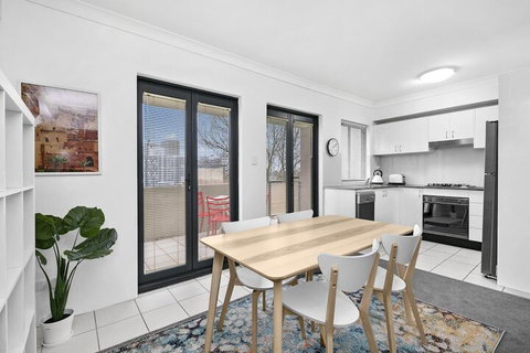 HOLT1 Crows Nest Holtermann Street - Accommodation Port Hedland 3