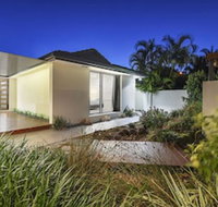 Just in Paradise Waterfront 5 Bedroom Deluxe House Central Broadbeach Location - Accommodation Port Hedland