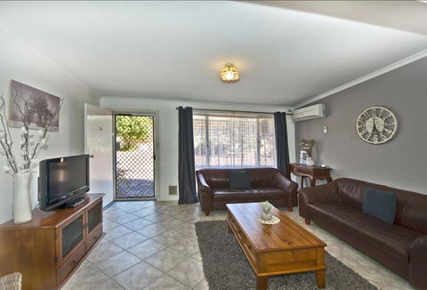 Unit 6 Middleton Mews - Accommodation Port Hedland 3