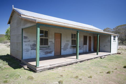 Brackens Hut - Accommodation Port Hedland 0