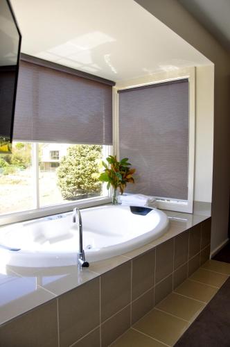 Daylesford Spa Villa One - Accommodation Port Hedland 6