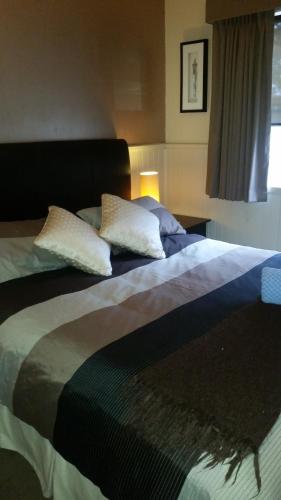 About Time Retreats Studio Three - Accommodation Port Hedland 6