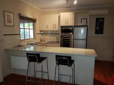 About Time Retreats Studio Three - Accommodation Port Hedland 2