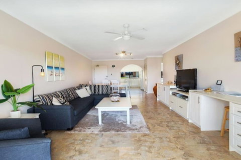 The Dunes Opposite Fingal Bay Surf Club! - Accommodation Port Hedland 5