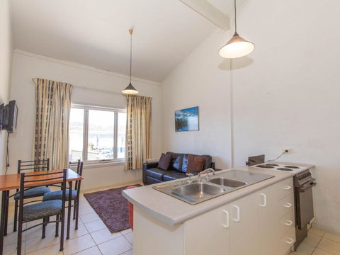 Razorback 12 / 1 Gippsland Street - Accommodation Port Hedland 1