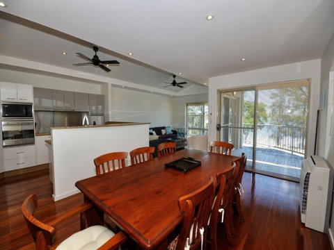 Riverside Views Hawks Nest - Accommodation Port Hedland 2