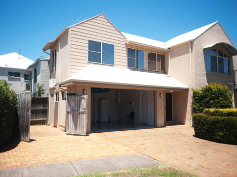 Riverside Views Hawks Nest - Accommodation Port Hedland 4