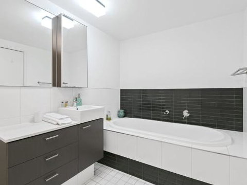 LORNE CHALET APARTMENT 36 Central Location - Accommodation Port Hedland 2
