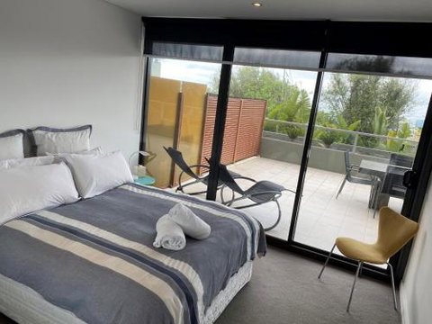 LORNE CHALET APARTMENT 36 Central Location - Accommodation Port Hedland 4