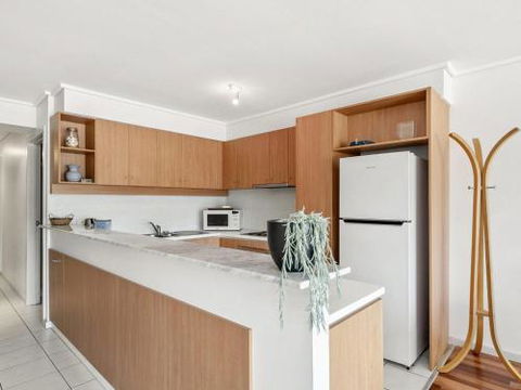 APARTMENT 23 PACIFIC APARTMENTS Sit On The Deck & Soak In The View - Accommodation Port Hedland 3