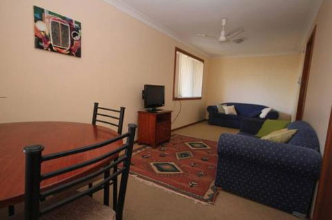 Lakehouse On Oxley - Accommodation Port Hedland 3