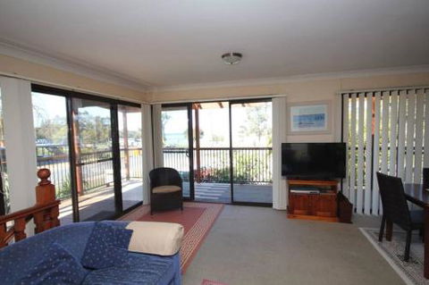 Lakehouse On Oxley - Accommodation Port Hedland 4