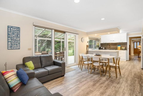Hilltop Beach House: Newly Updated - Accommodation Port Hedland 3