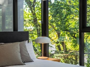 Accommodate Canberra Midnight Apartments - Accommodation Port Hedland 5